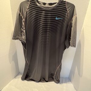 Nike Pro DriFit Fitted Men’s Shirt Size Large Gray/Black Short Sleeve